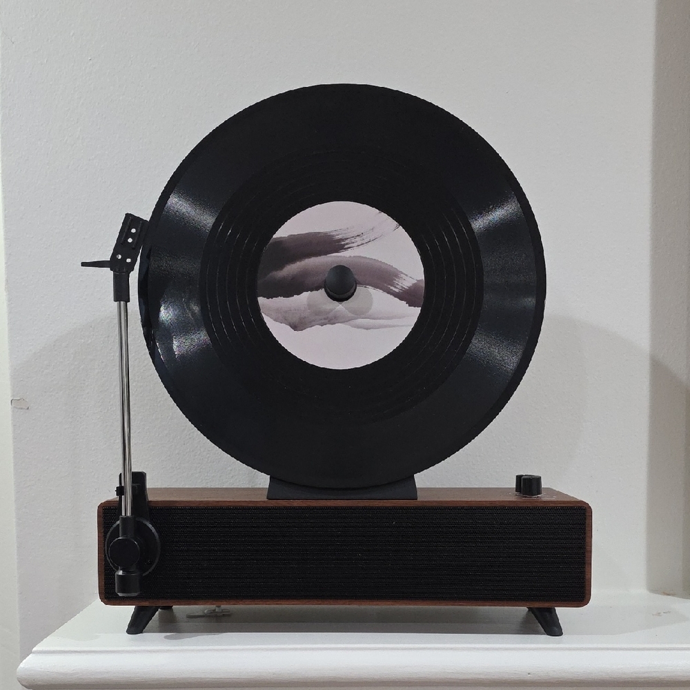 Bluetooth Speaker W/ Vintage Vertical Record Design **New In Box**